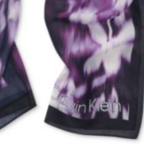 NWT Calvin Klein Women's Blurred Floral Chiffon Wrap - Picture 2 of 2